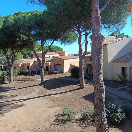 Studio Renove Dans Residence De Vacances Avec Grande Piscine Chauffee, Parking Et Terrasse Agde Exterior photo
