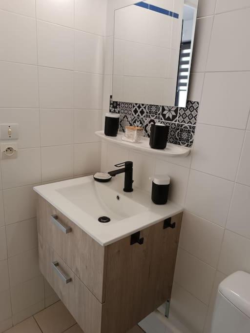 Studio Renove Dans Residence De Vacances Avec Grande Piscine Chauffee, Parking Et Terrasse Agde Exterior photo