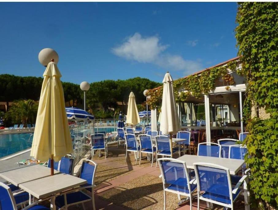 Studio Renove Dans Residence De Vacances Avec Grande Piscine Chauffee, Parking Et Terrasse Agde Exterior photo