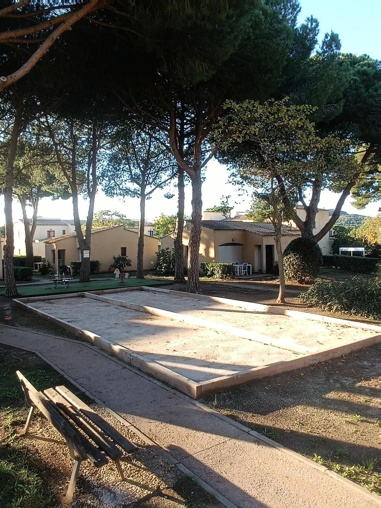 Studio Renove Dans Residence De Vacances Avec Grande Piscine Chauffee, Parking Et Terrasse Agde Exterior photo